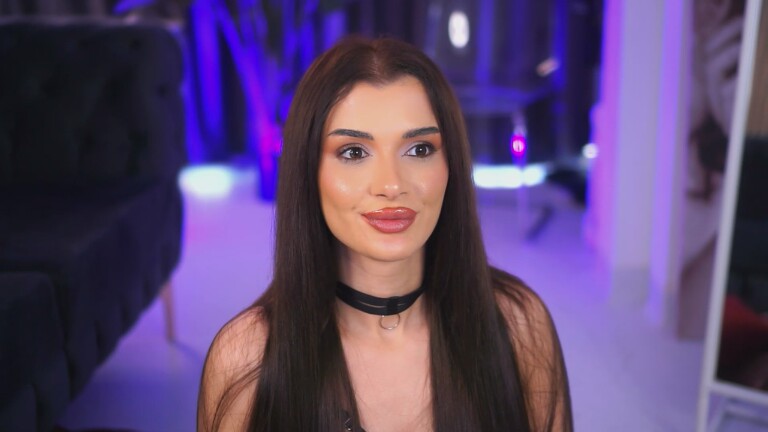 NaughtyyChloe's Streamate show and profile