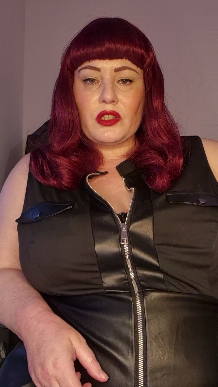 TheDevineMissDeviant